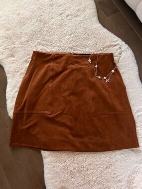 Banana Republic Camel Vegan Suede Mini Skirt w/ Pockets SZ 6
